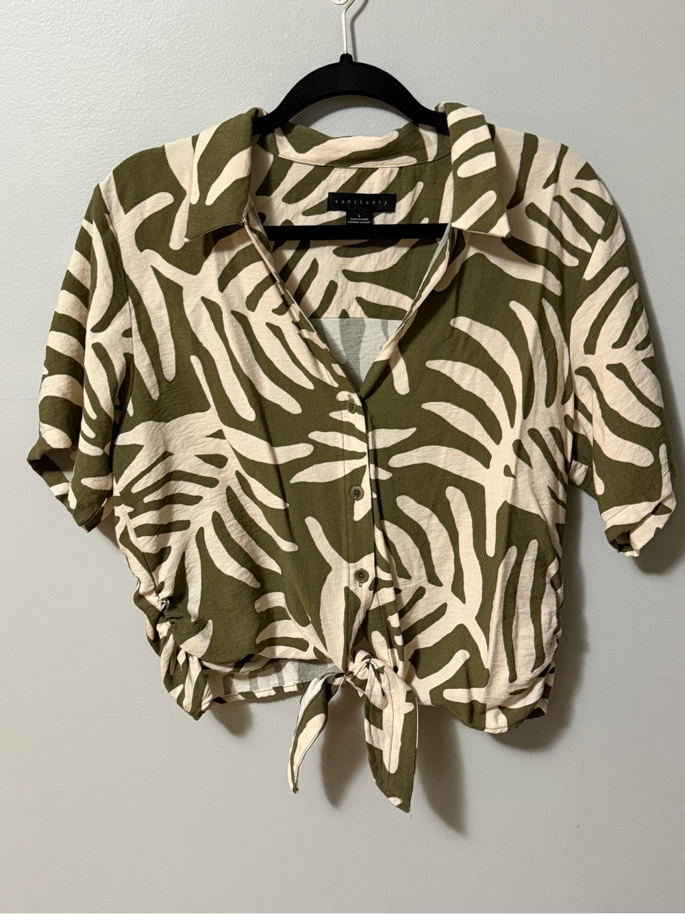 Sanctuary Women’s Large Olive Green Tropical Palm Print Tie Front Button Shirt